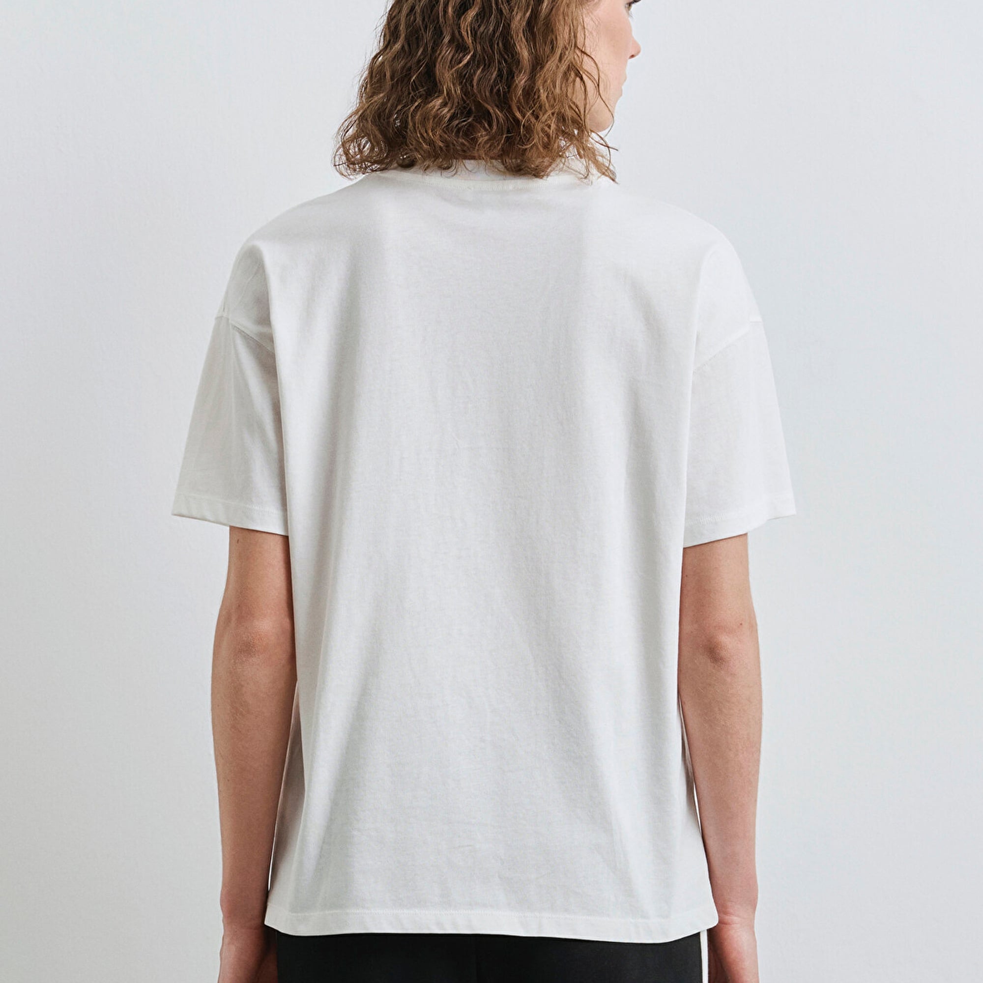 Mavi Mavi Logo Baskılı Ekru Tişört Loose Fit / Bol Rahat Kesim 1613333-70057