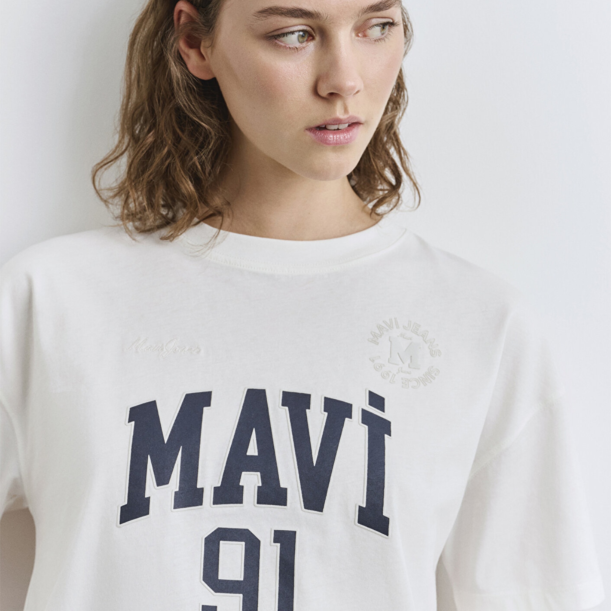 Mavi Mavi Logo Baskılı Ekru Tişört Loose Fit / Bol Rahat Kesim 1613333-70057