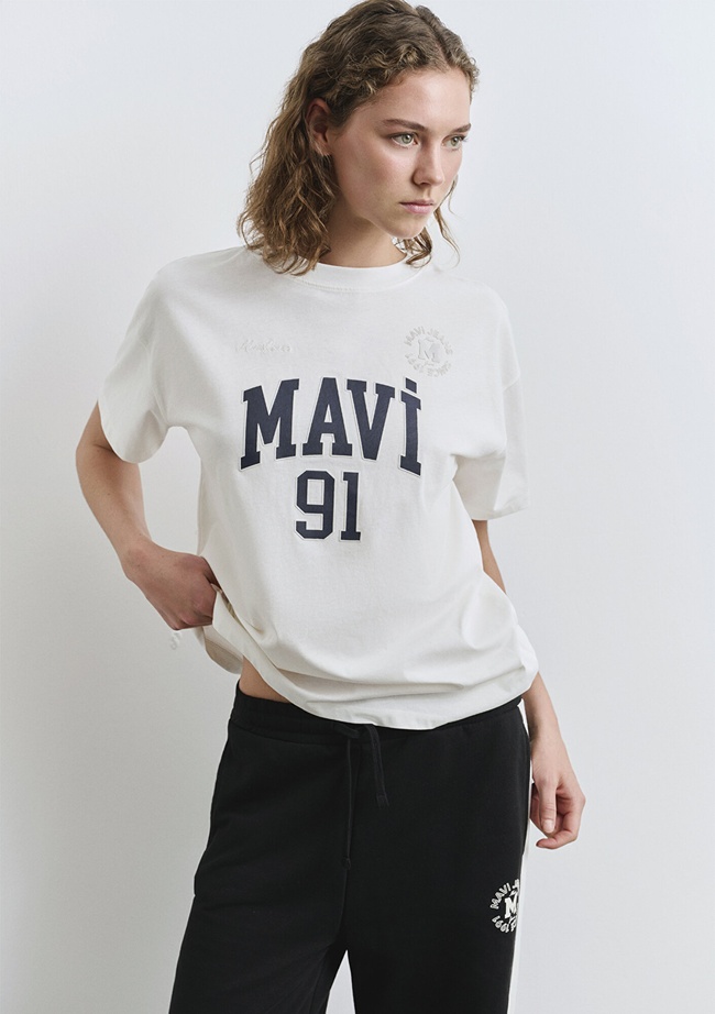  Mavi Mavi Logo Baskılı Ekru Tişört Loose Fit / Bol Rahat Kesim 1613333-70057