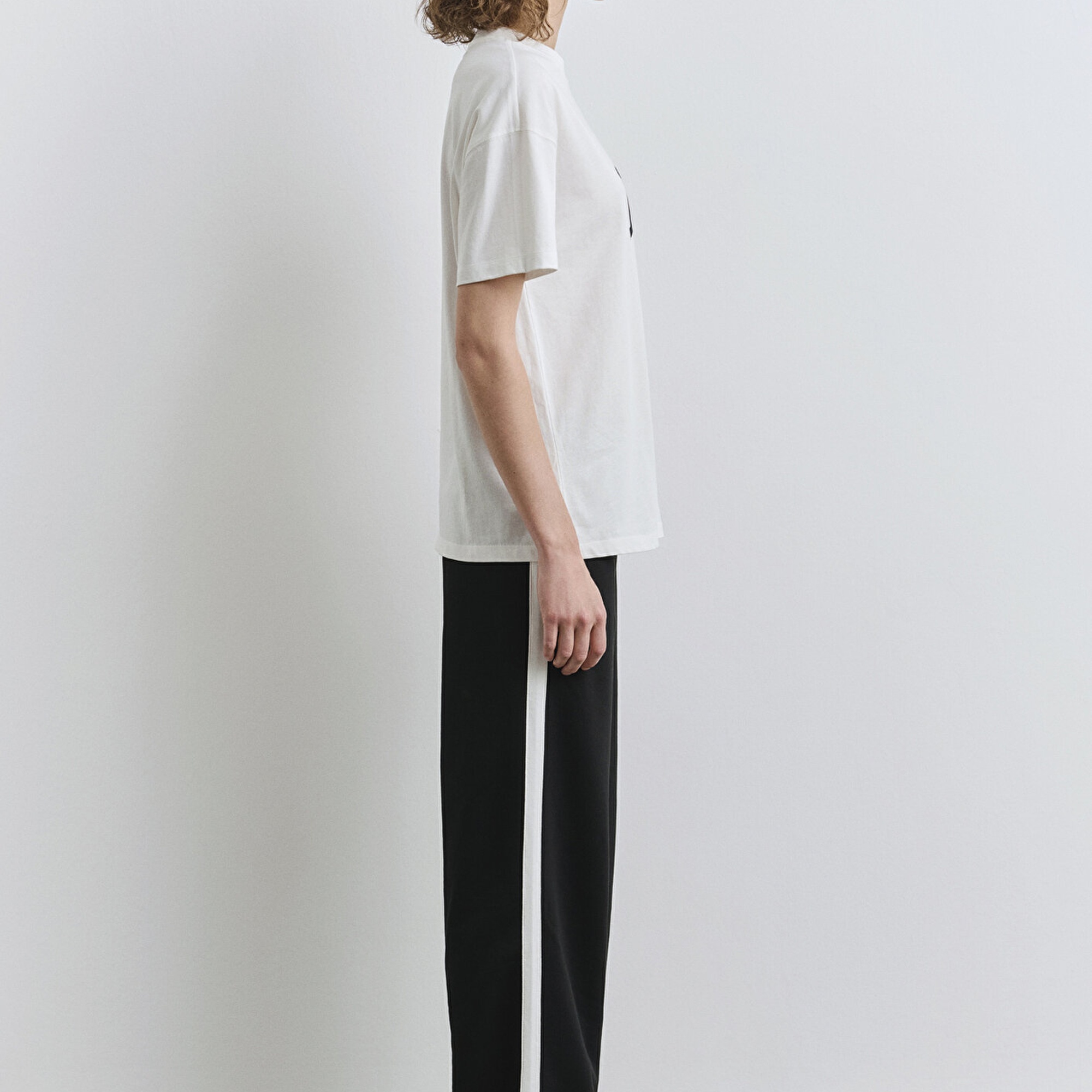 Mavi Mavi Logo Baskılı Ekru Tişört Loose Fit / Bol Rahat Kesim 1613333-70057