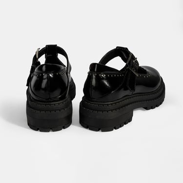  Kadın Siyah Zımba Detaylı T-Bant Rugan Ayakkabı