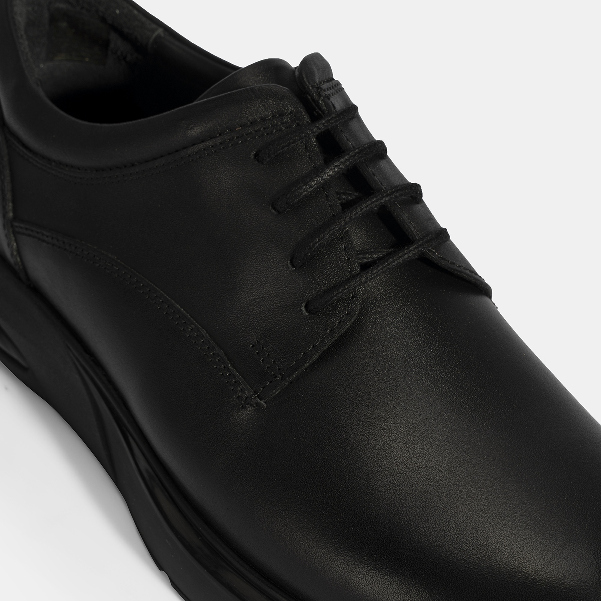 Erkek Siyah Bağcıklı Deri Günlük Ayakkabı