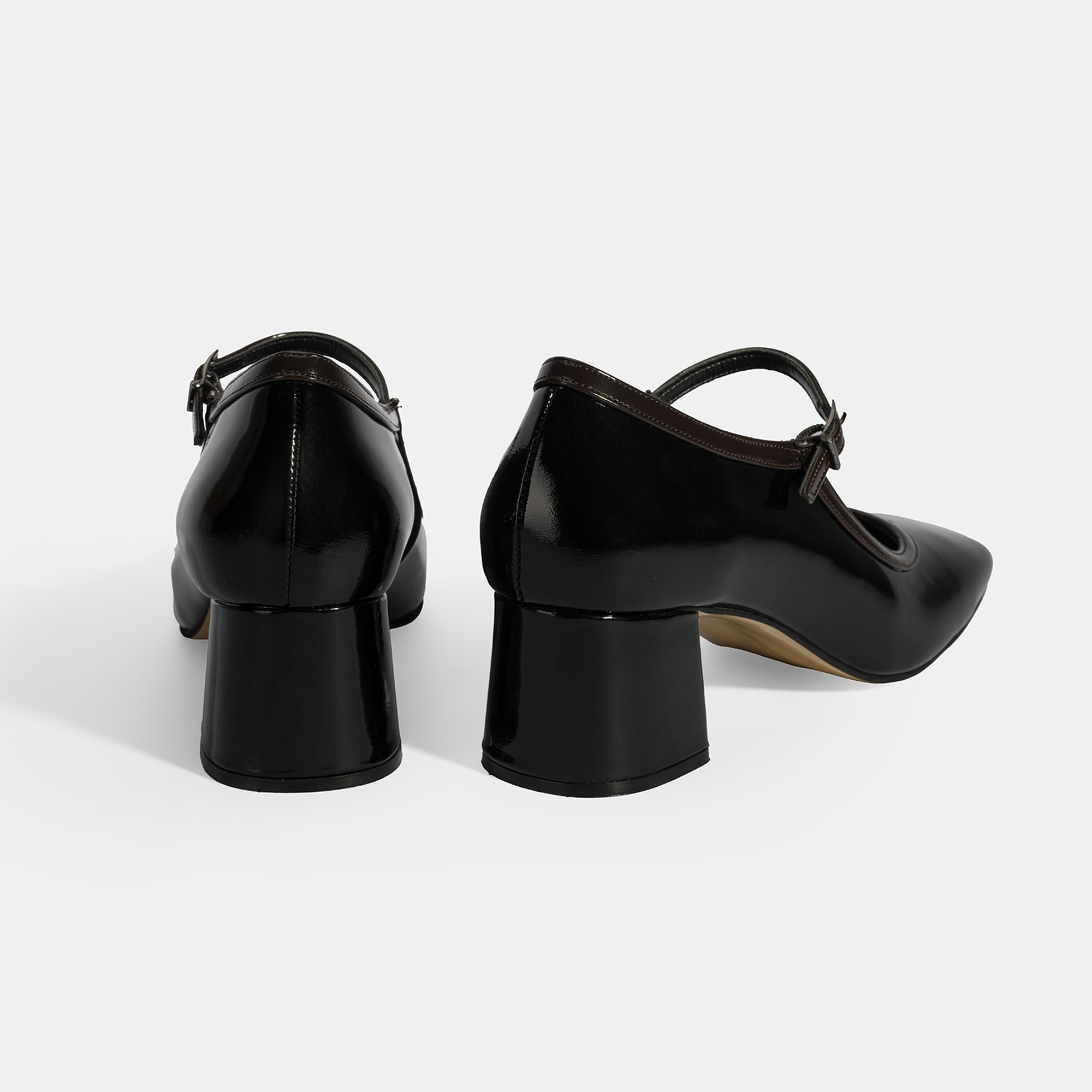 Kadın Siyah Ayarlanabilir Tokalı Kalın Topuklu Klasik Ayakkabı