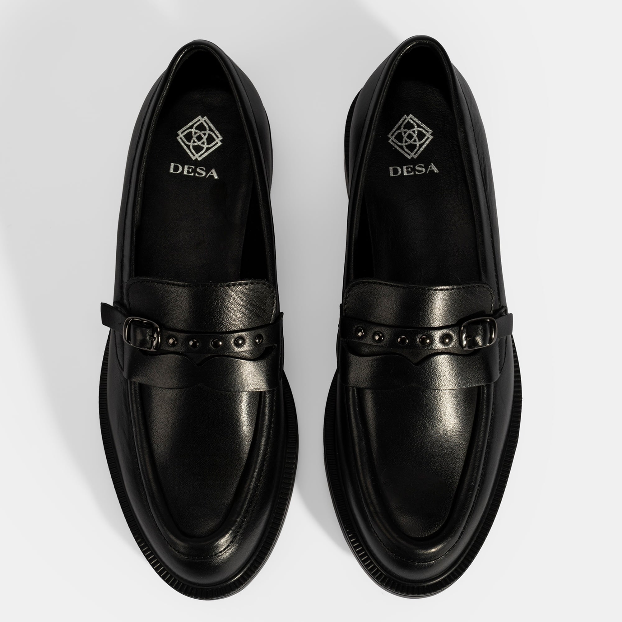 Kadın Siyah Metal Toka Detaylı Deri Loafer