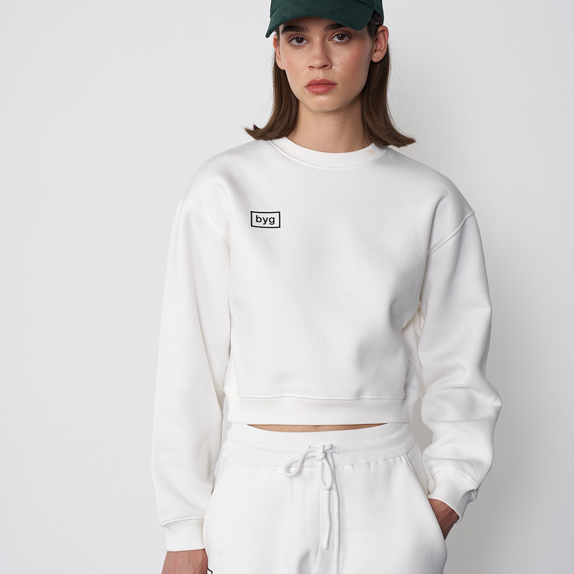 Basic Crop Sweatshirt