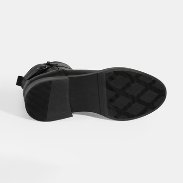  Kadın Siyah Metal Toka Detaylı Fermuarlı Deri Bot