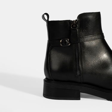  Kadın Siyah Metal Toka Detaylı Fermuarlı Deri Bot