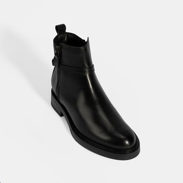  Kadın Siyah Metal Toka Detaylı Fermuarlı Deri Bot