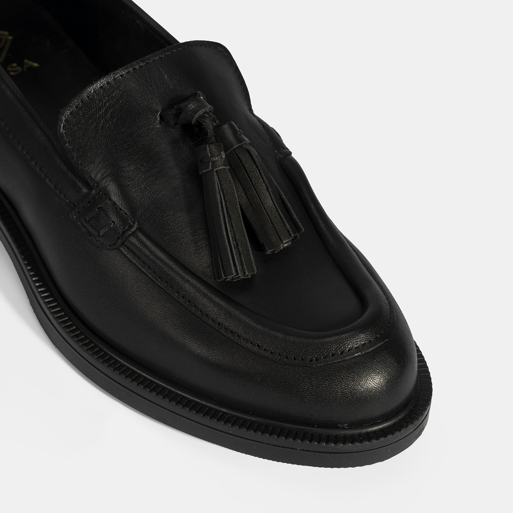 Kadın Siyah Püskül Detaylı Deri Loafer