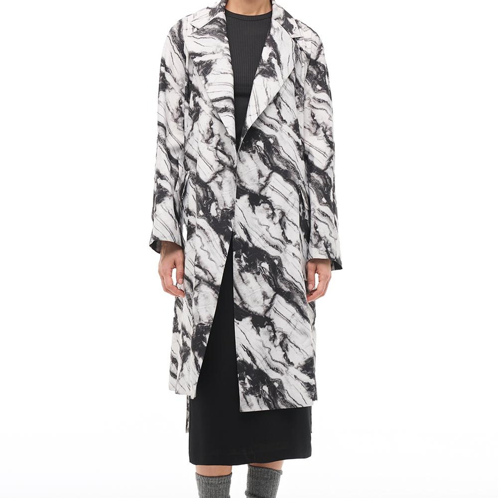 Siyah Beyaz Kalsik Yaka Trençkot