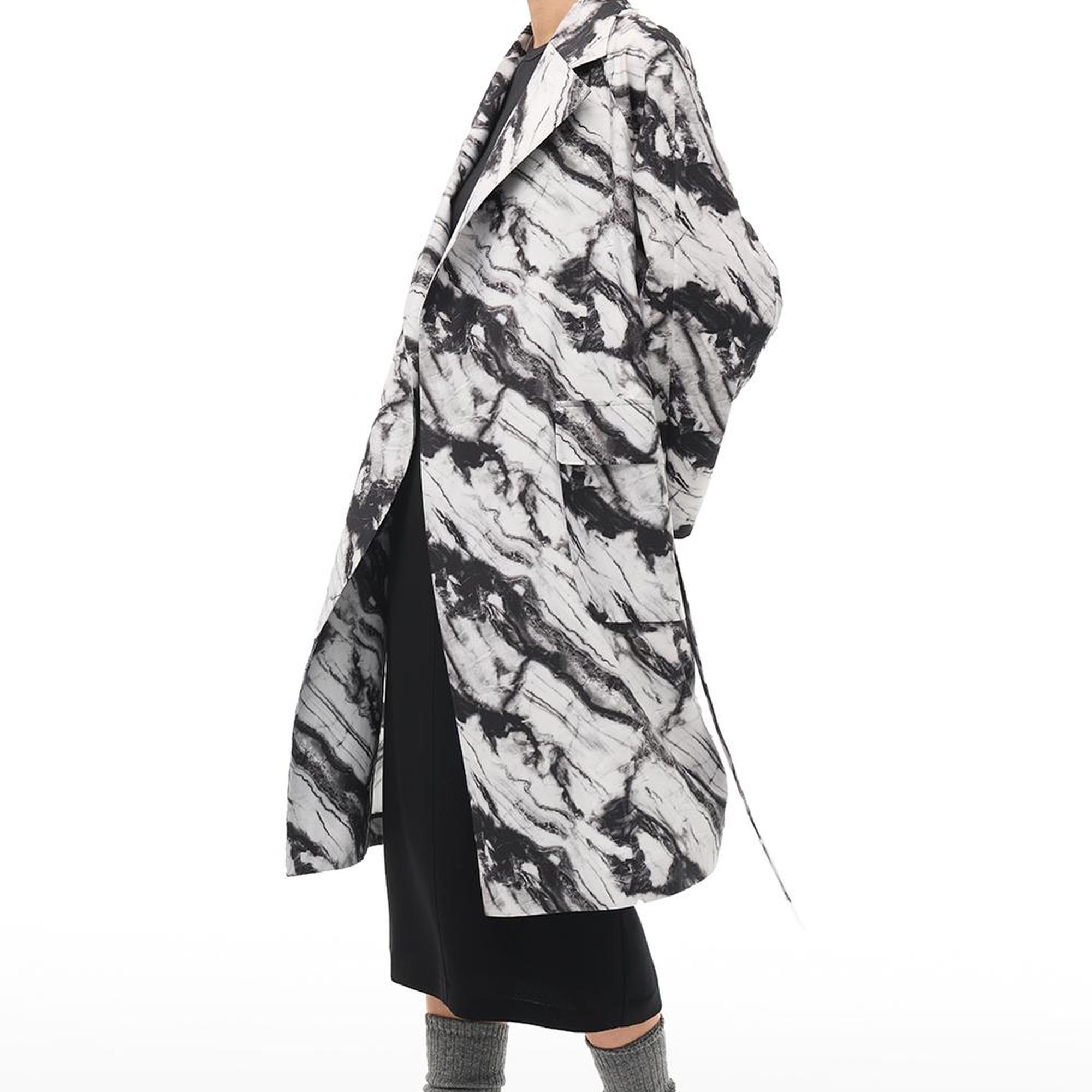 Siyah Beyaz Kalsik Yaka Trençkot