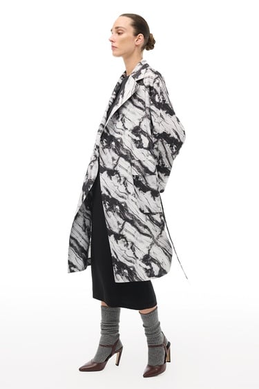  Siyah Beyaz Kalsik Yaka Trençkot