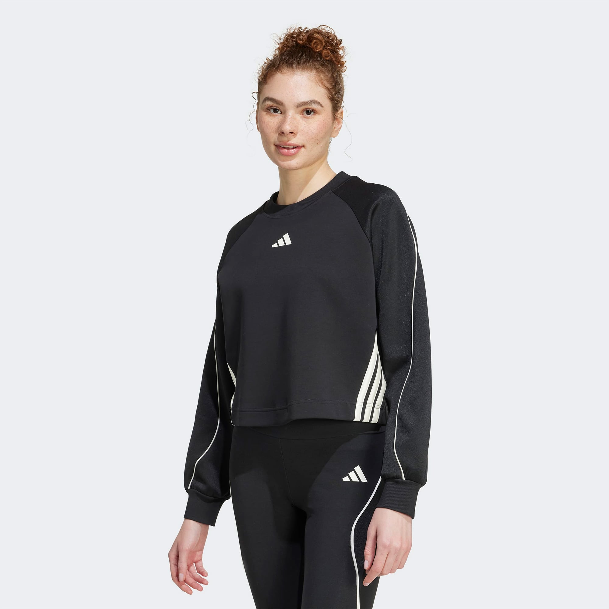  adidas Stadium 3 Stripes Bisiklet Yaka Kadın Siyah Sweatshirt