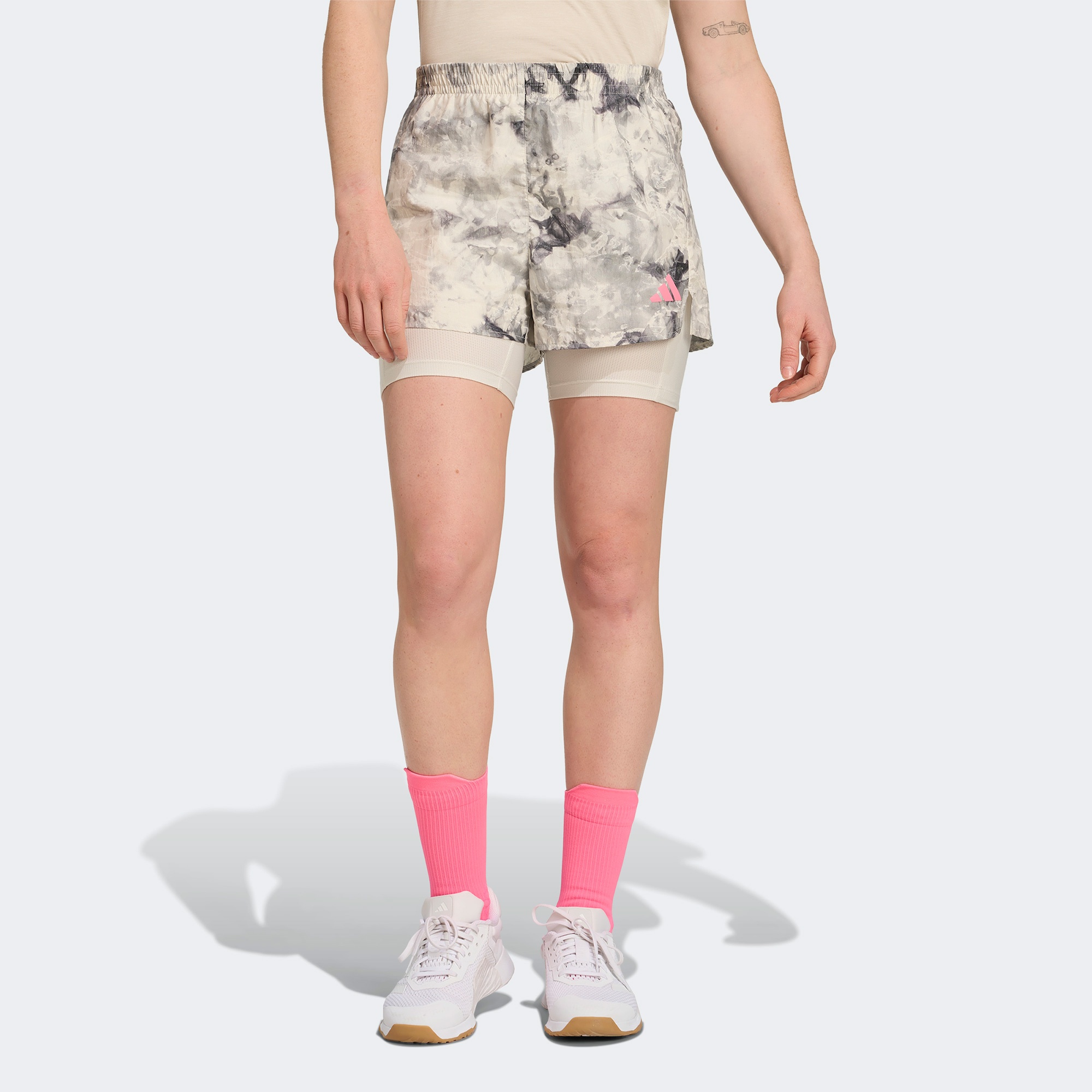 adidas Own The Run Spray Dye 2in1 Kadın Gri Koşu Şortu