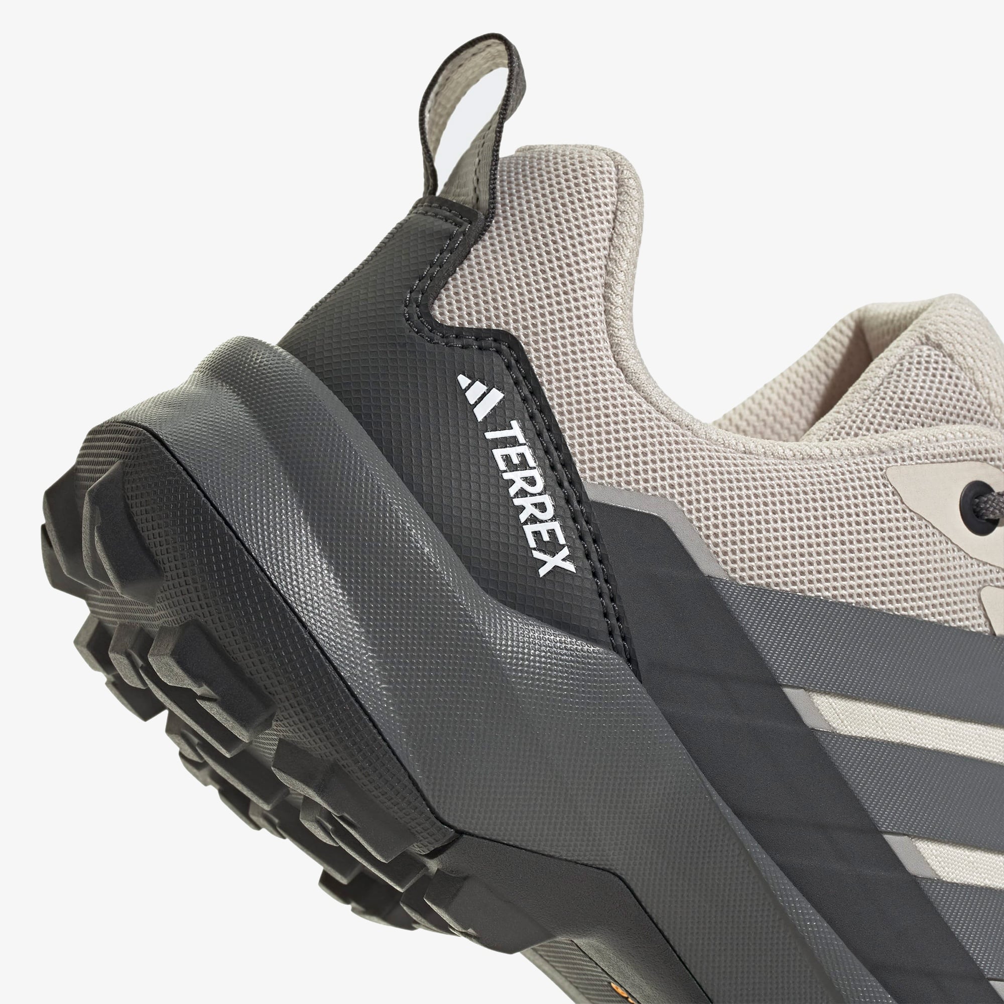 adidas Terrex Skychaser Ax5 Gore-Tex Kadın Bej Yürüyüş Ayakkabısı