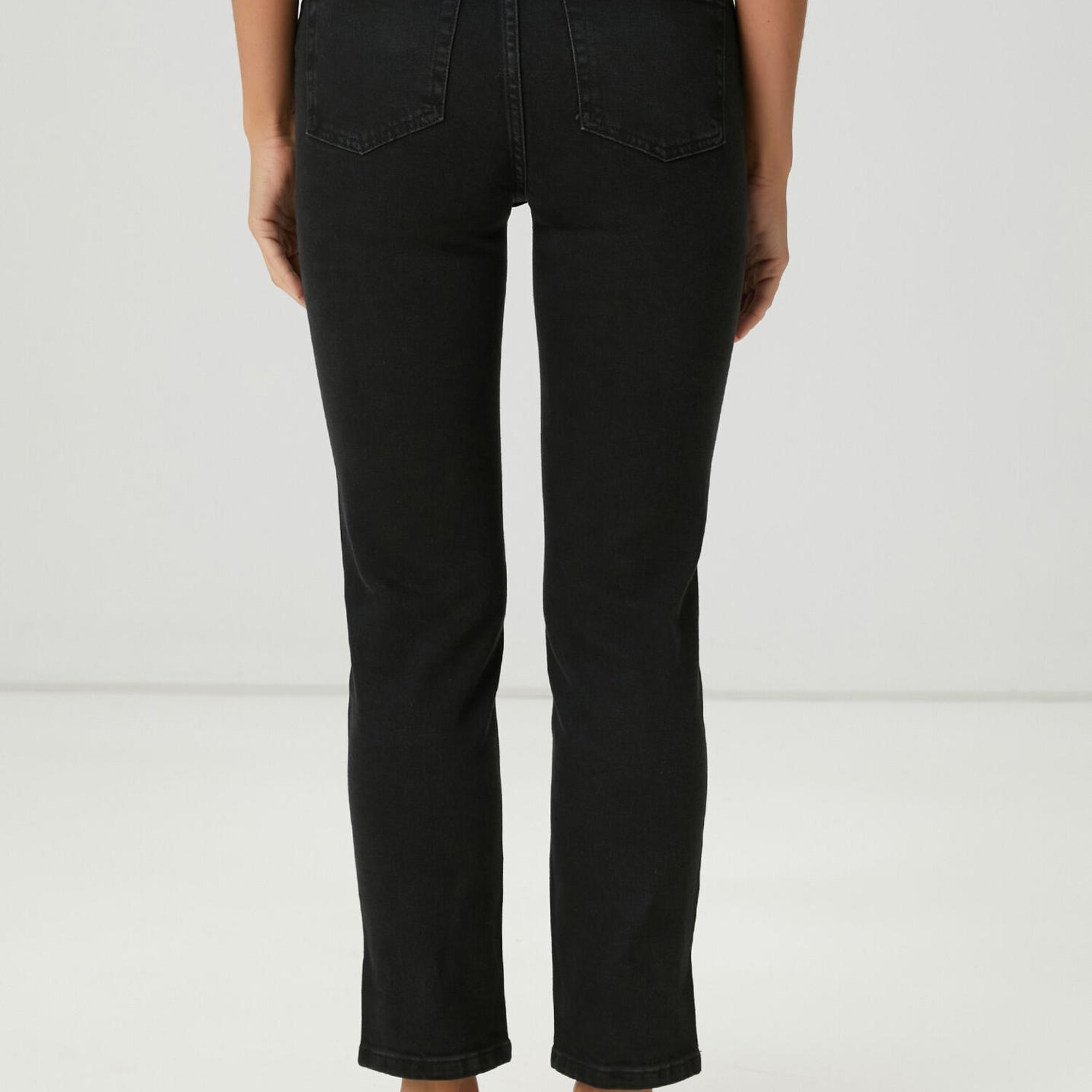 Beymen Club Kadın Slim Straight Siyah Jean Pantolon