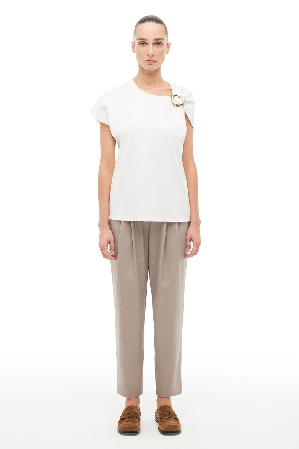  %100 Pamuk Ekru Omuz Detay Tişört