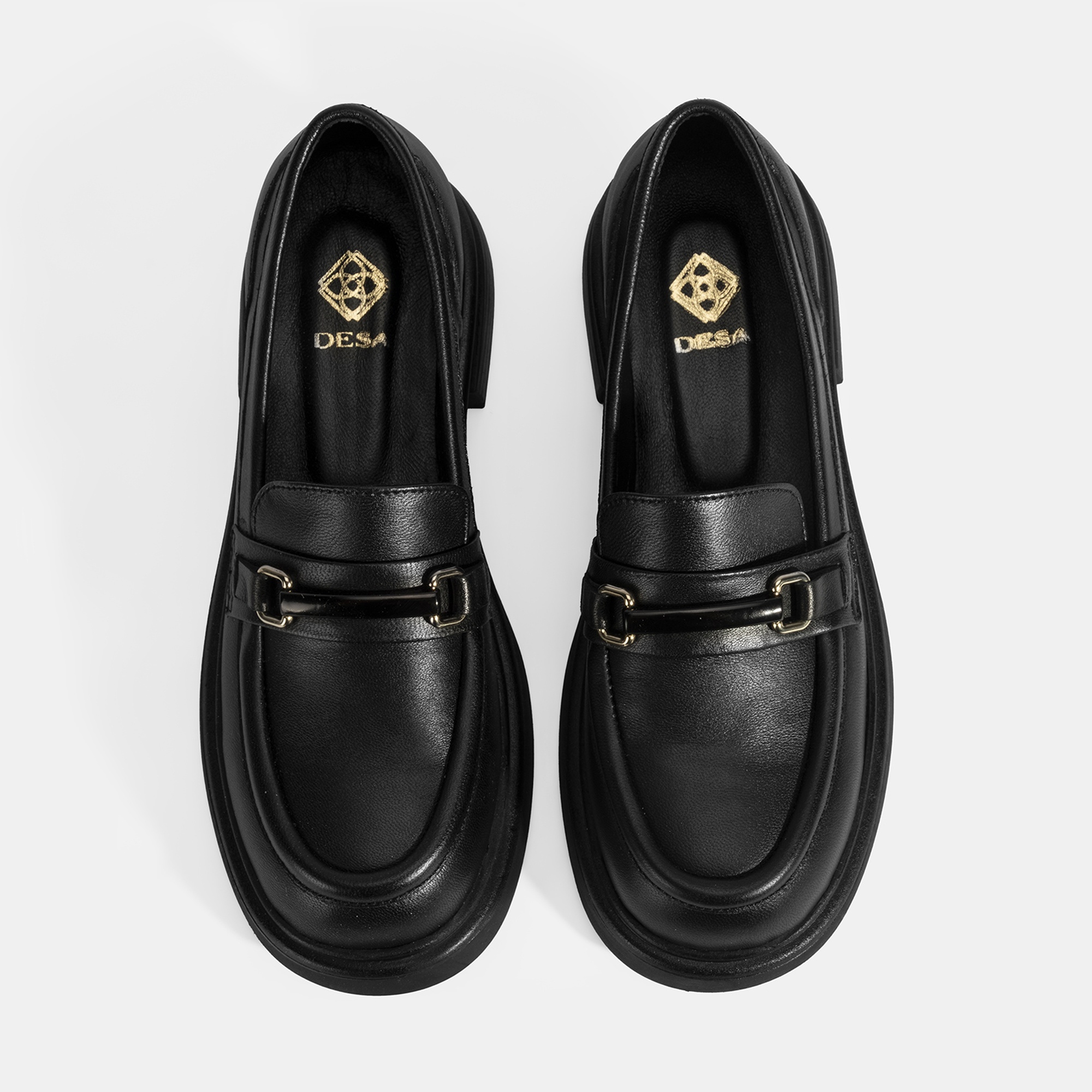 Kadın Siyah Metal Toka Detaylı Deri Loafer