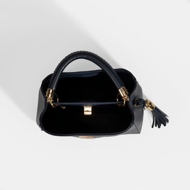  Kadın Lacivert Püskül Aksesuarlı Deri El Çantası