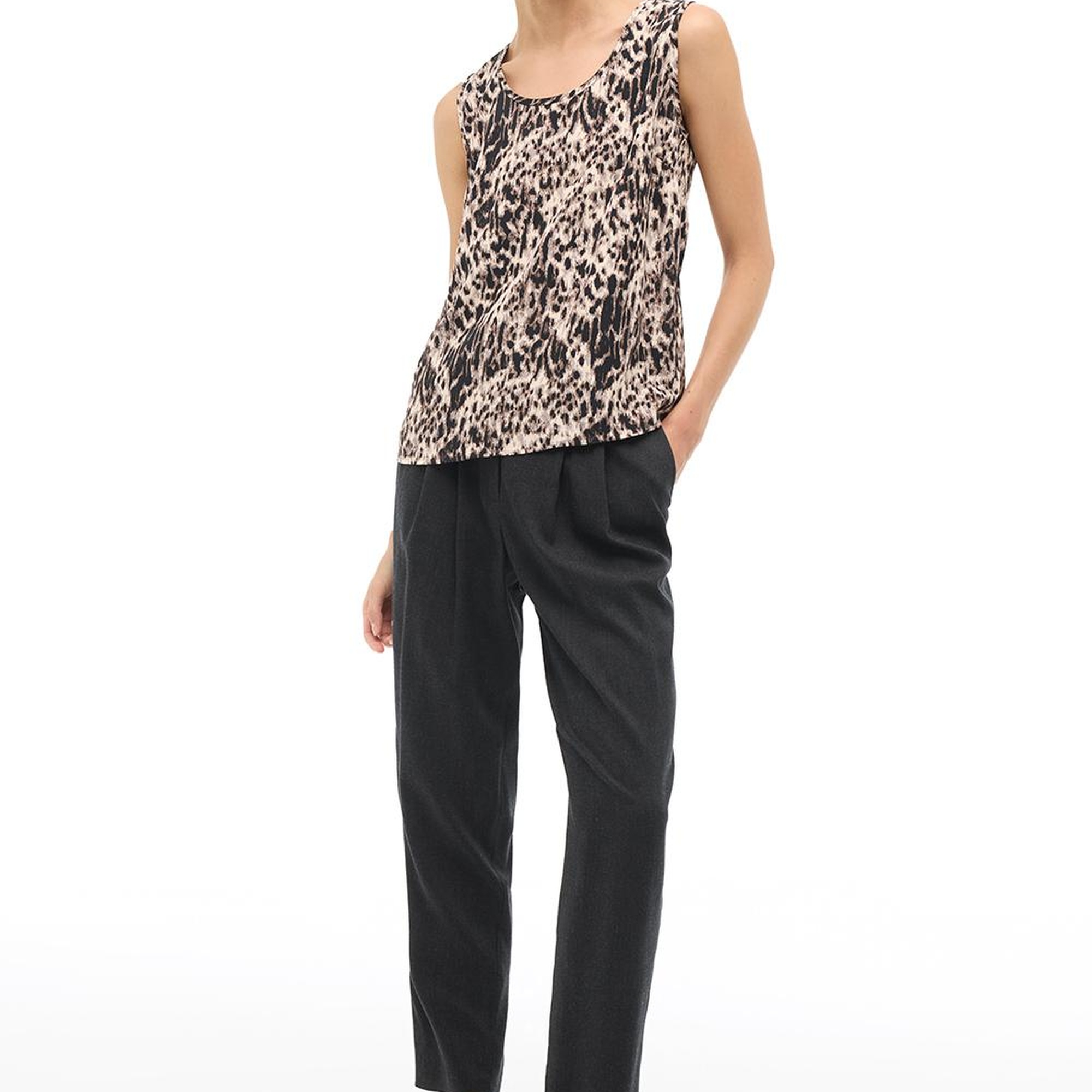 Kahverengi U Yaka Askılı Leopar Bluz