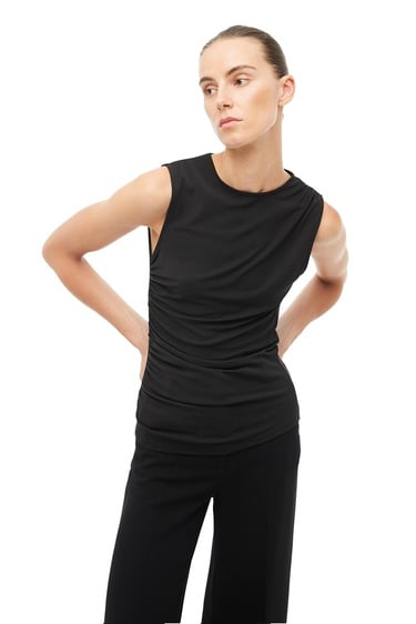  Siyah Asimetrik Yaka Slim Fit Sıfır Kol Bluz