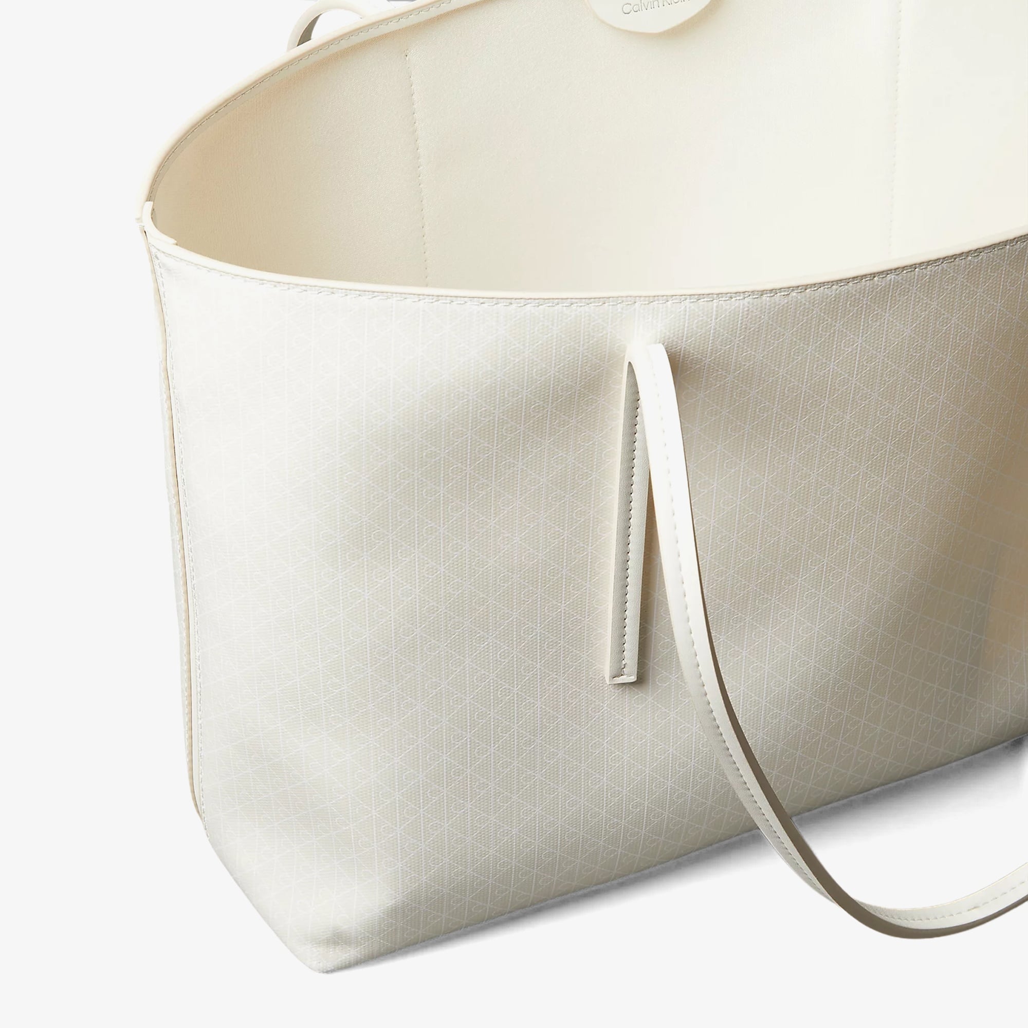 Calvin Klein Emblem Tote Kadın Beyaz Çanta