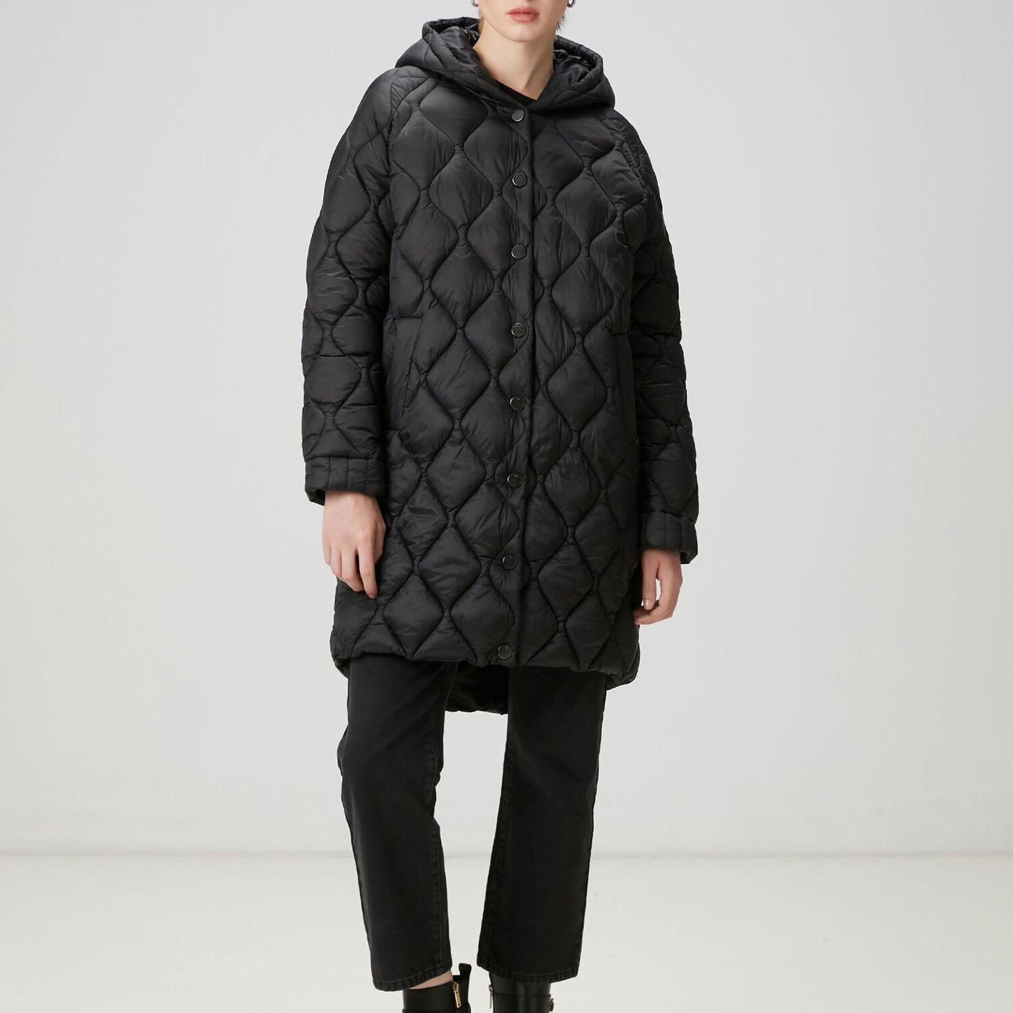 Beymen Club Kadın Siyah Kapüşonlu Kapitoneli Mont