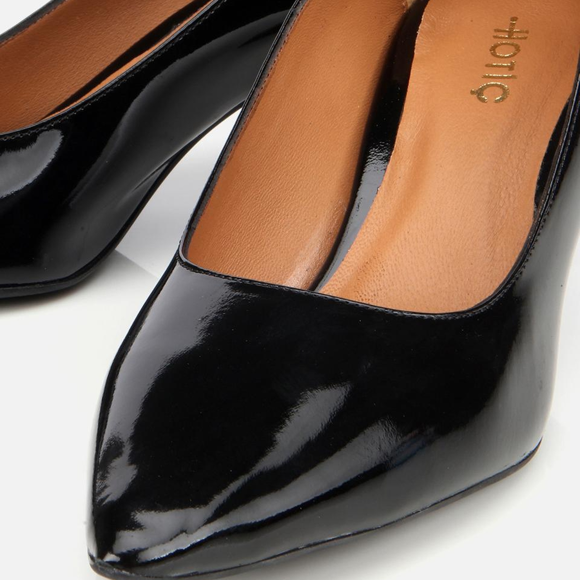 Kadın Rugan Deri  Siyah Esnek Tabanlı Stiletto