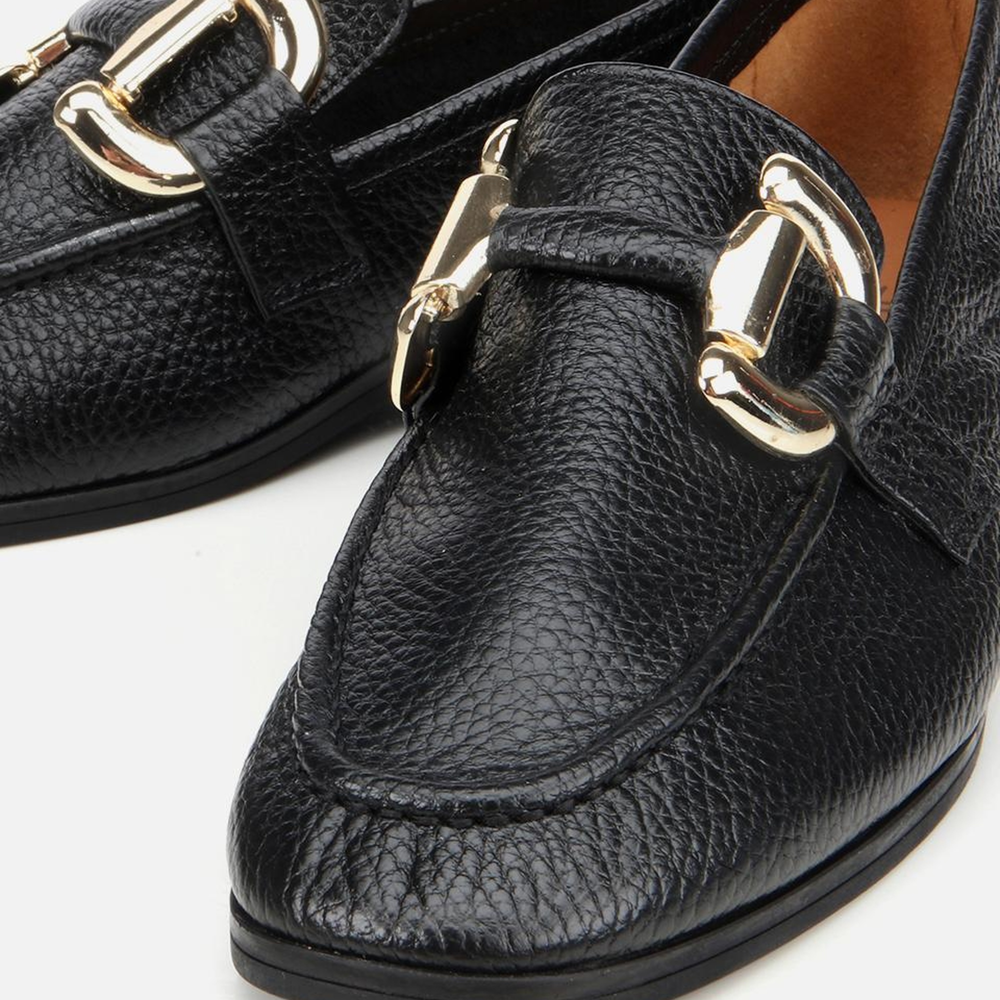 Kadın Deri Siyah Tokalı Klasik Loafer