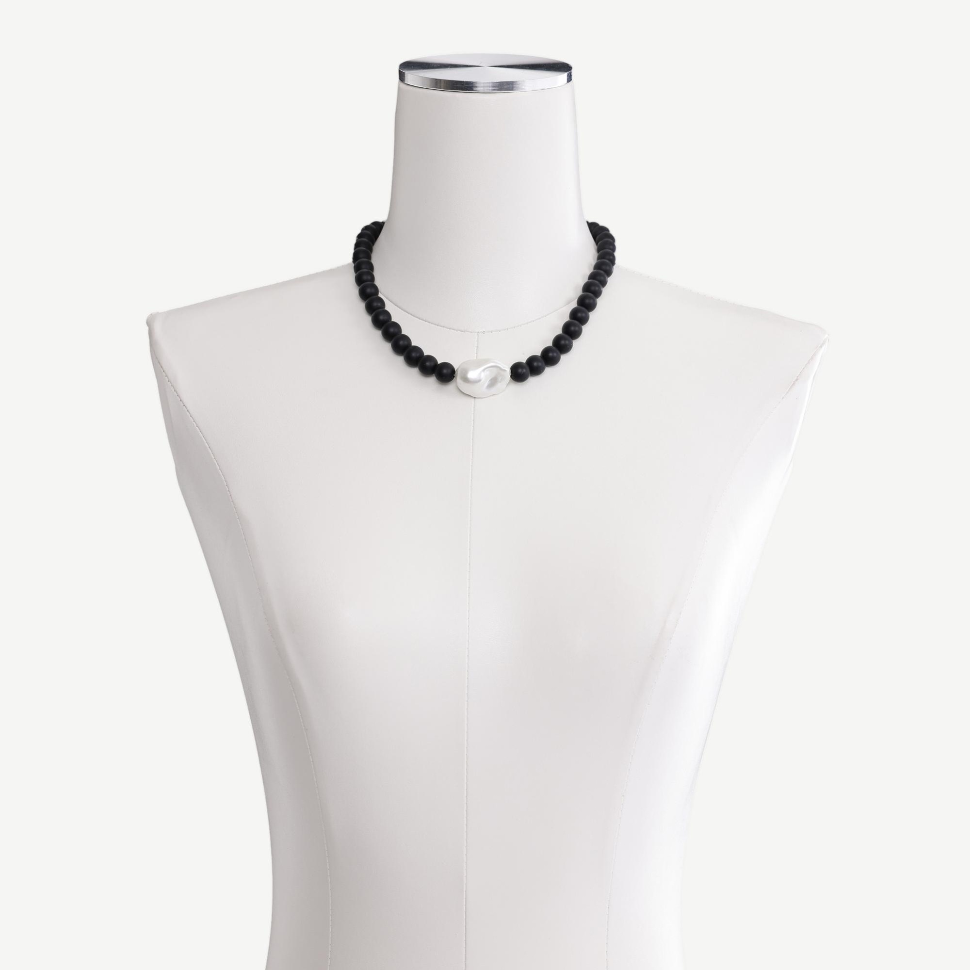 YARGICI Oniks Taşı Ve Mayorka İnci Detaylı Kolye