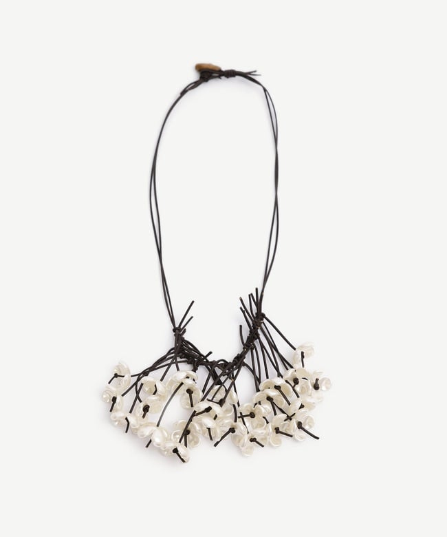  YARGICI Çiçek Detaylı Uzun Kolye