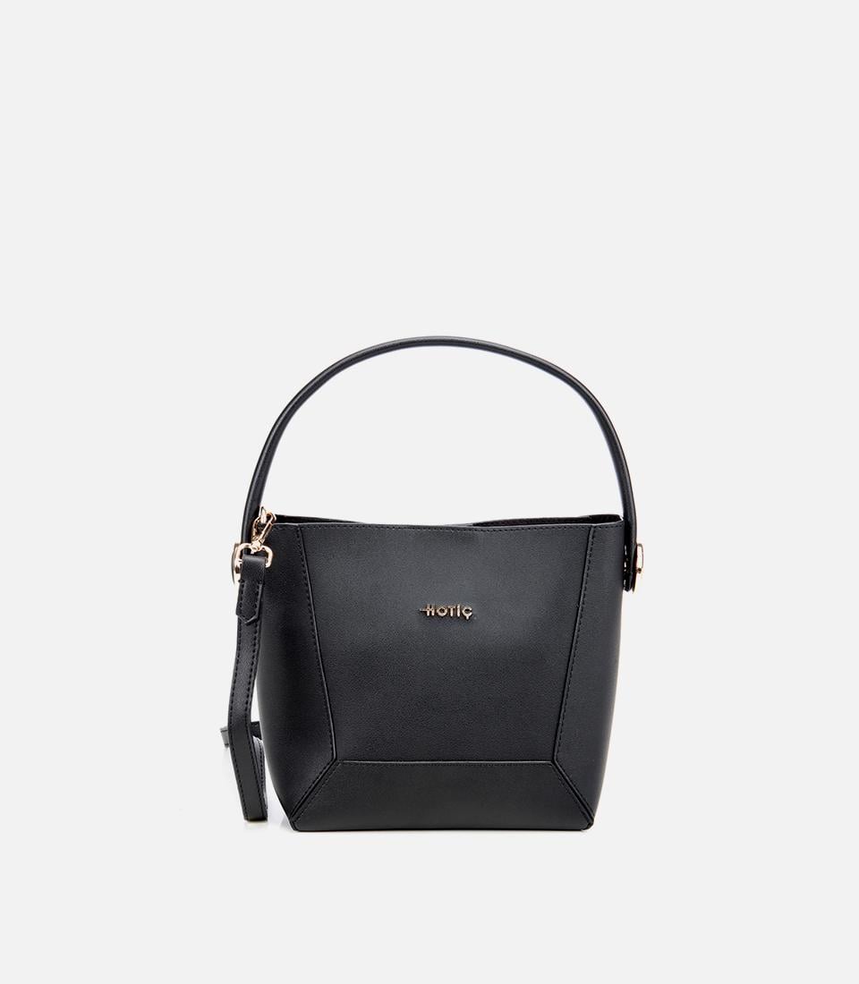  Kadın Siyah Omuz Çantası