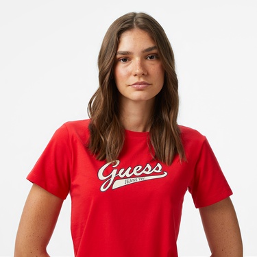  Guess Kadın Pembe T-Shirt