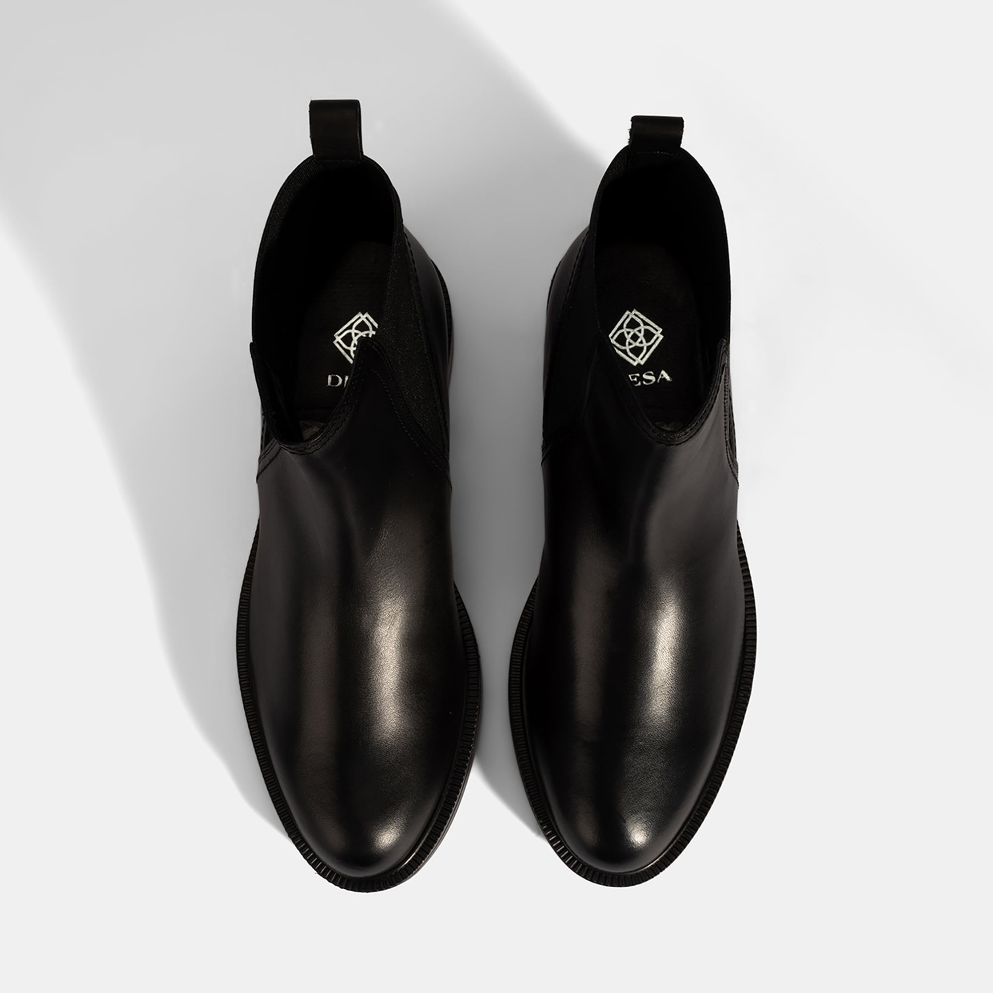 Kadın Siyah Lastik Detaylı Deri Bot