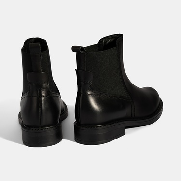  Kadın Siyah Lastik Detaylı Deri Bot