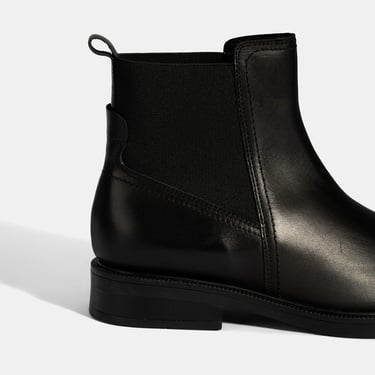  Kadın Siyah Lastik Detaylı Deri Bot