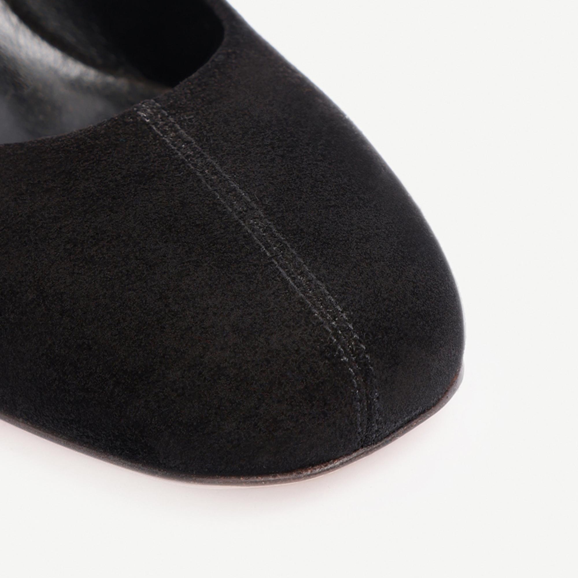 YARGICI Silindir Topuk Detaylı Ayakkabı