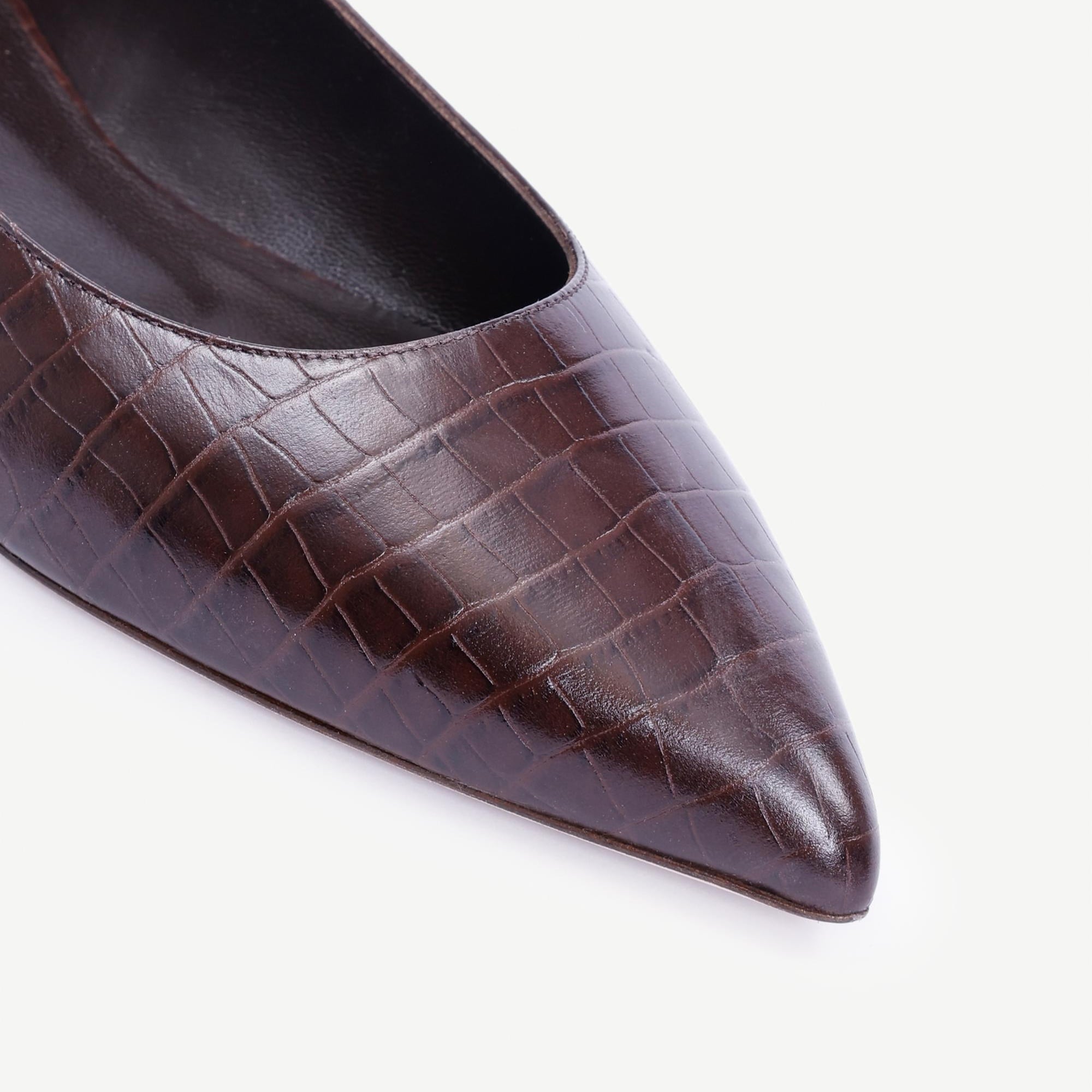 YARGICI Sivri Burunlu Deri Babet