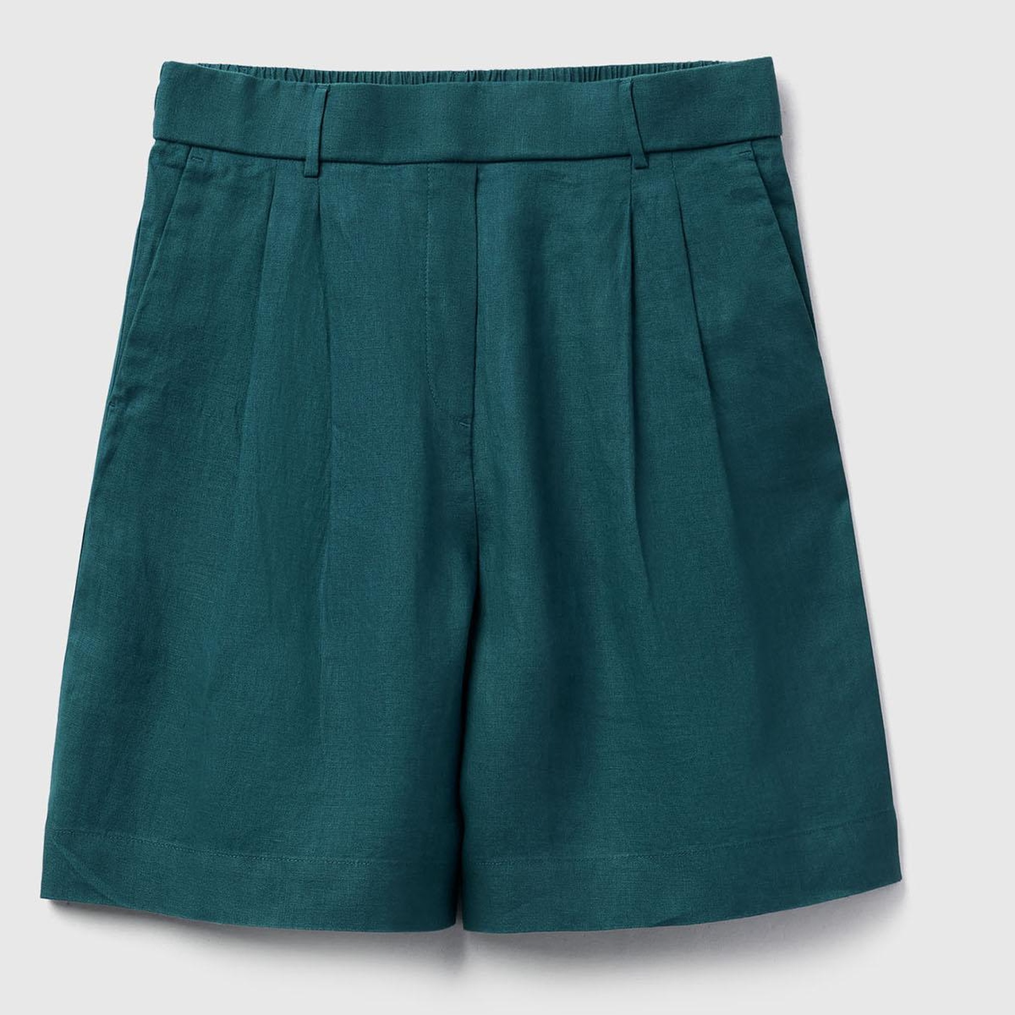 Kadın Koyu Yeşil %100 Keten Arka Beli Lastikli Pileli Relax Fit Bermuda Şort