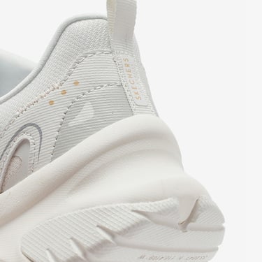  Skechers Moonhiker Kadın Beyaz Spor Ayakkabı