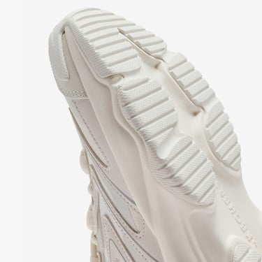  Skechers Moonhiker Kadın Beyaz Spor Ayakkabı