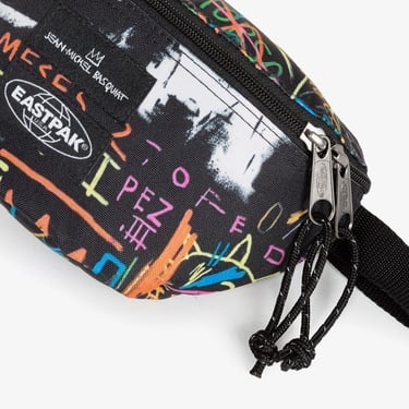  Eastpak Springer Basquiat King Of Egypt 2 Unisex Siyah Bel Çantası