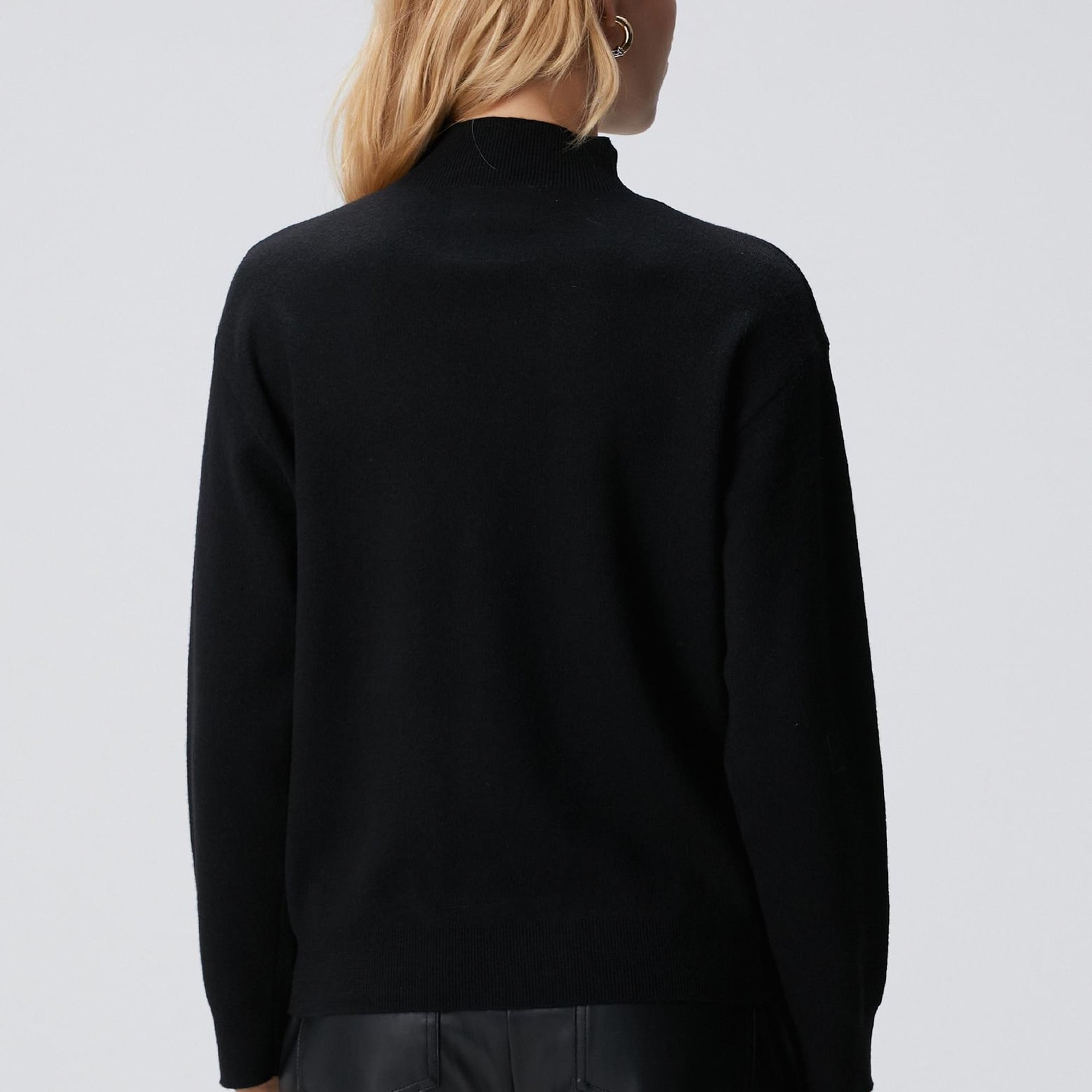 Network Kadın Siyah Dik Yaka Triko Kazak