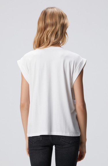  Network Kadın Kırık Beyaz Taş Baskılı T-shirt