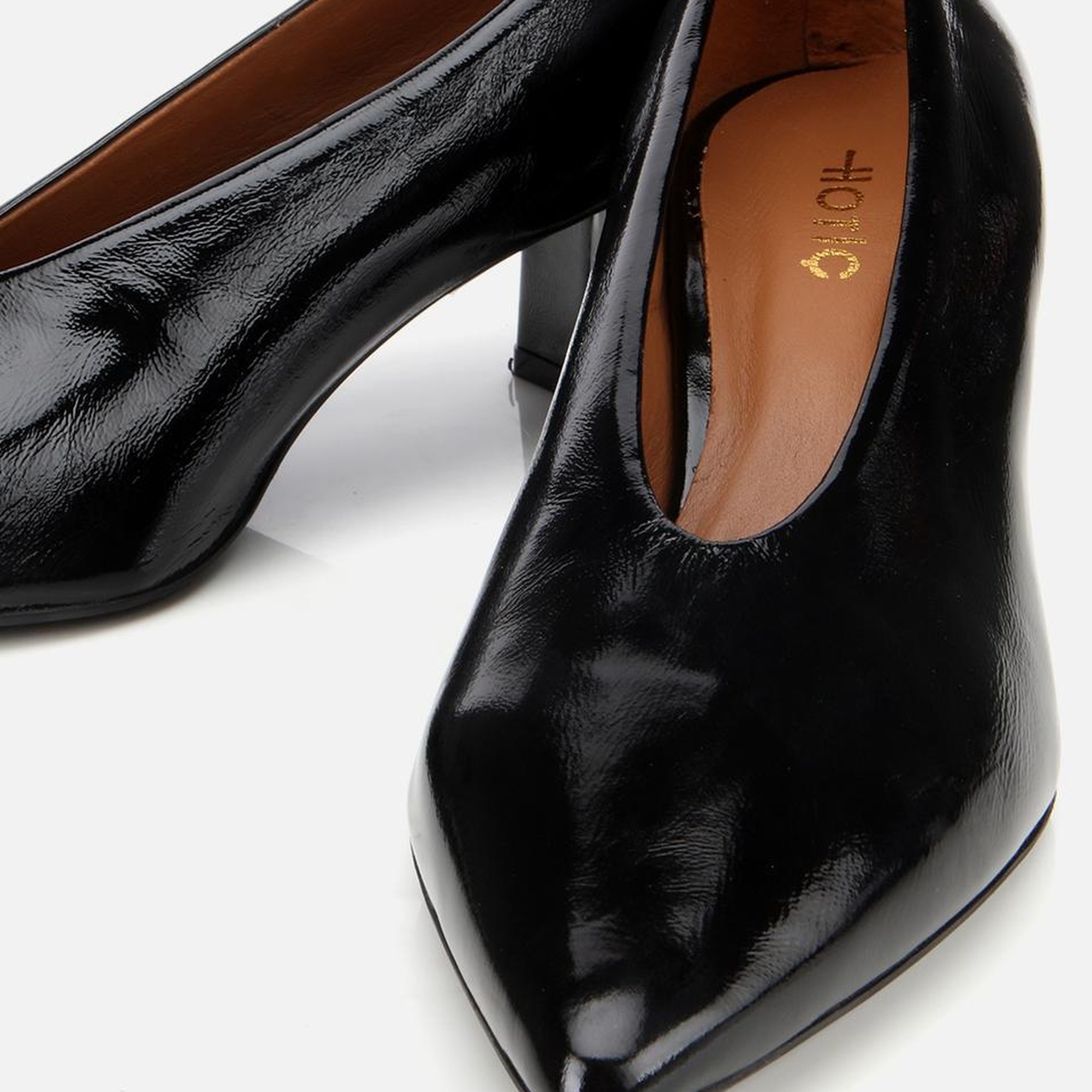 Kadın Rugan Deri Siyah Yumuşak Dokulu Kalın Topuklu Ayakkabı