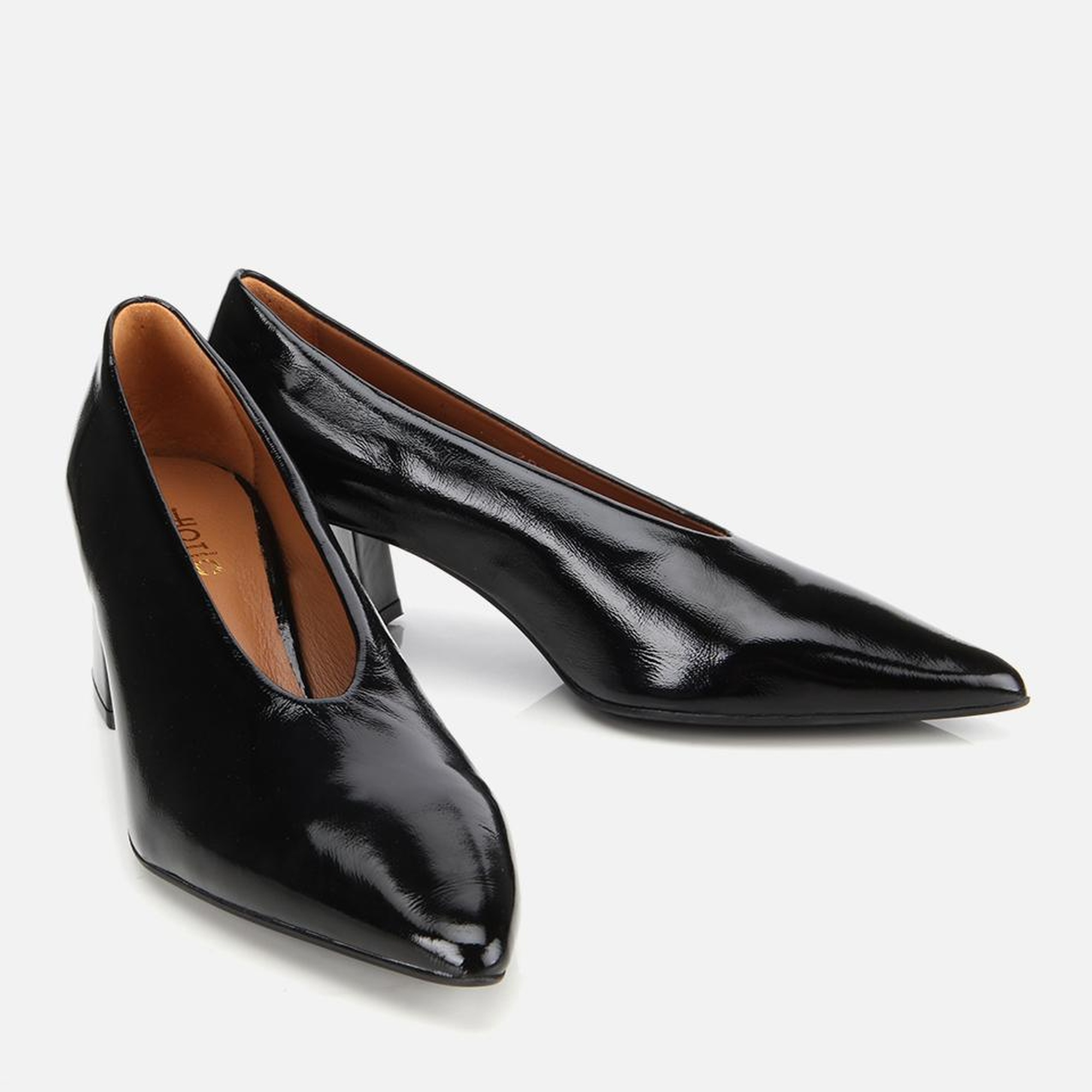 Kadın Rugan Deri Siyah Yumuşak Dokulu Kalın Topuklu Ayakkabı