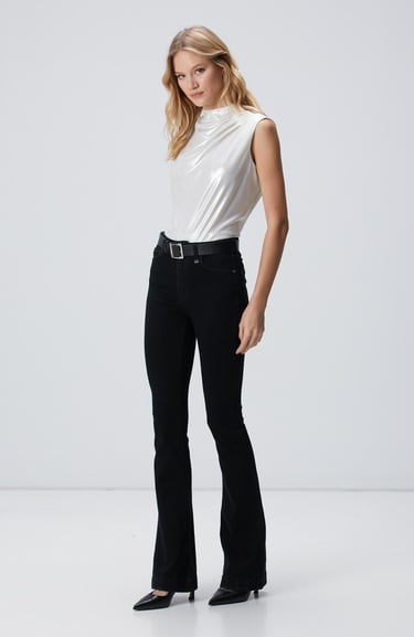  Network Kadın Açık Bej Dik Yaka Kolsuz Drape Detaylı Bluz