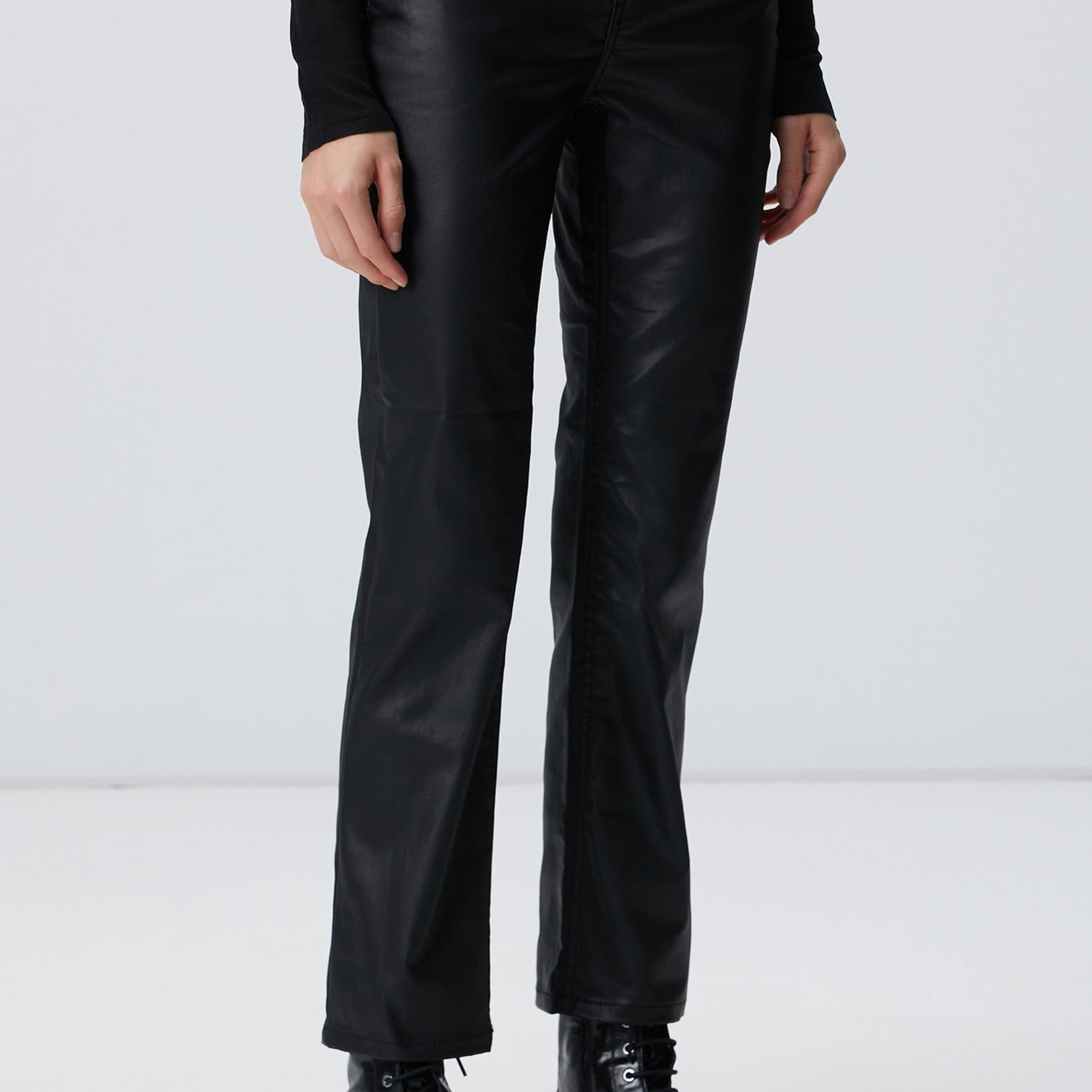 Network Kadın Siyah Kaplamalı Pantolon