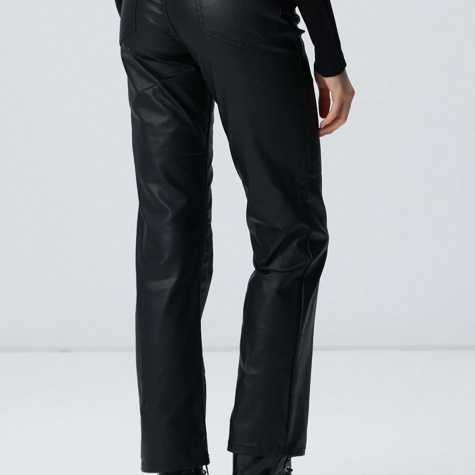 Network Kadın Siyah Kaplamalı Pantolon