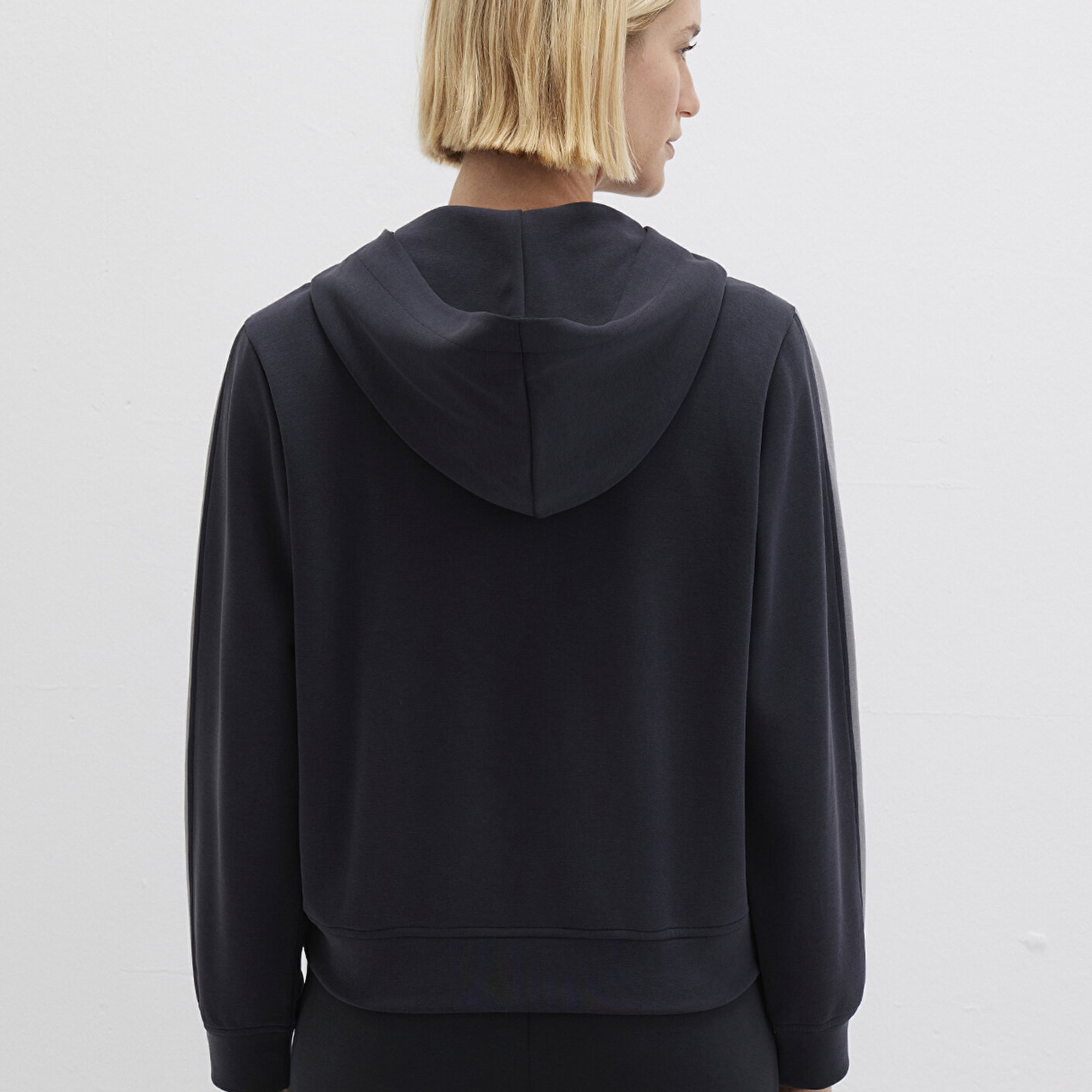 Mavi Siyah Sweatshirt 1S10443-900